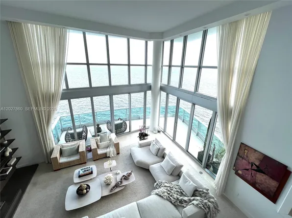 1331 Brickell Bay Dr, Miami, FL