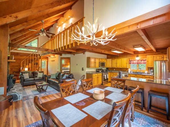 282 Pams Hill Road, Wardsboro, VT 05355
