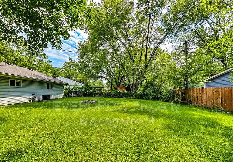 3962 Strathmore Dr — Photo 30