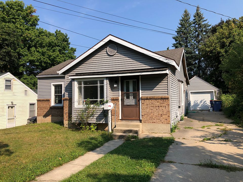 1st image of 1423 Louise St SE