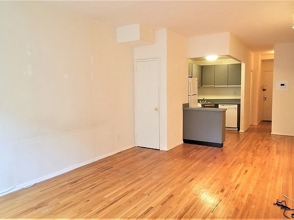 4th image of 422 E 89th St #3G