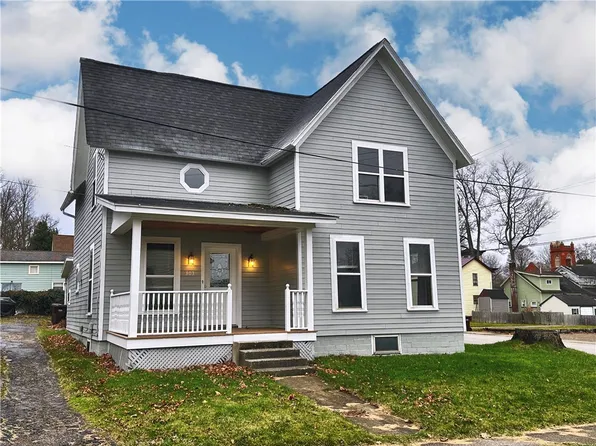 303 Spring St, Cambridge Springs, PA 16403