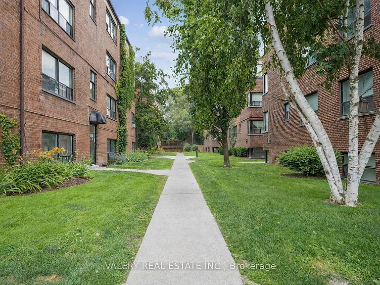 3015 Queen St E #F12 — Photo 2