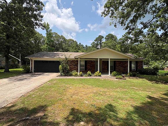 3rd image of 7905 N Pinewood Dr