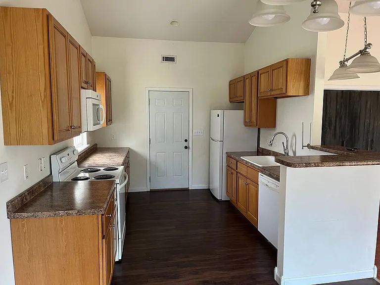 1123 Stonecrest Dr — Photo 31