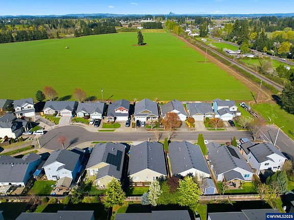 4th image of 2726 Nina Pl