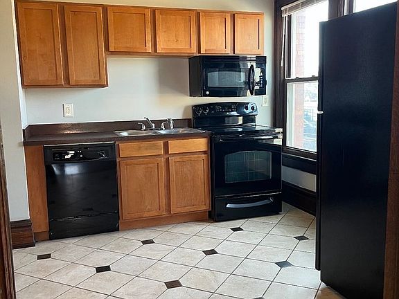 3rd image of 1207 N High St #5
