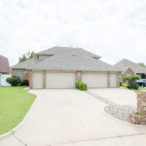 12033 Ashford Dr Photo 1