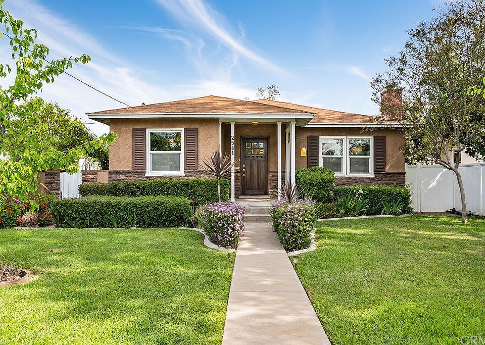 2nd image of 2541 Bonita Ave