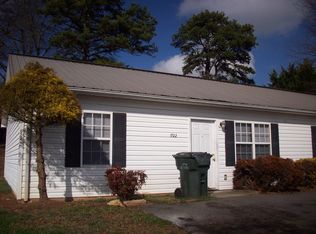 1722 6th Ave NW, Hickory, NC 28601