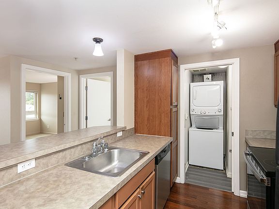 2nd image of 815 S 9th St APT 502