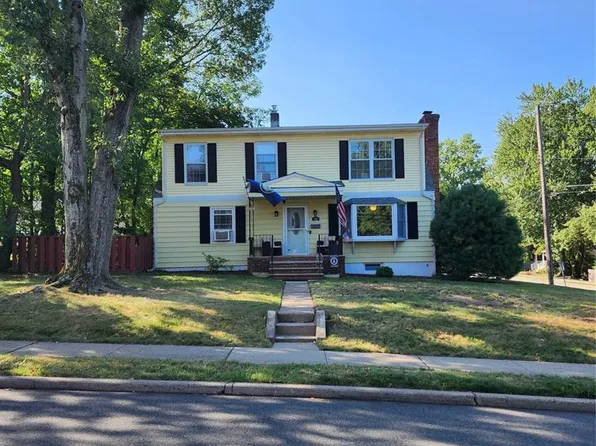 132 Prospect St, Ramsey, NJ 07446