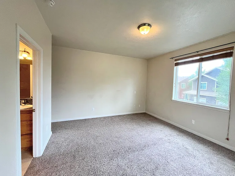 448 Forest View Dr — Photo 16