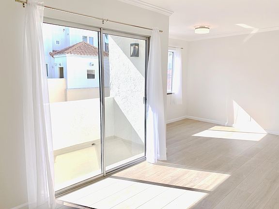 3rd image of 1148 9th St APT 21