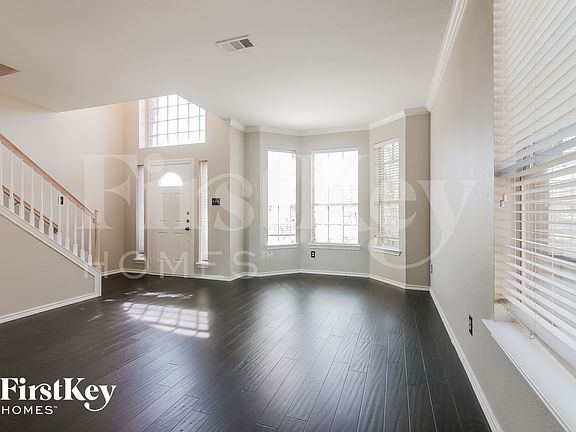 3rd image of 6605 Sandgate Dr