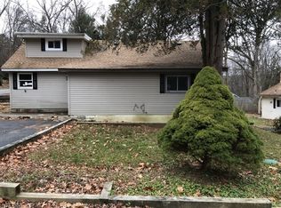 130 Longwood Lake Rd, Oak Ridge, NJ 07438