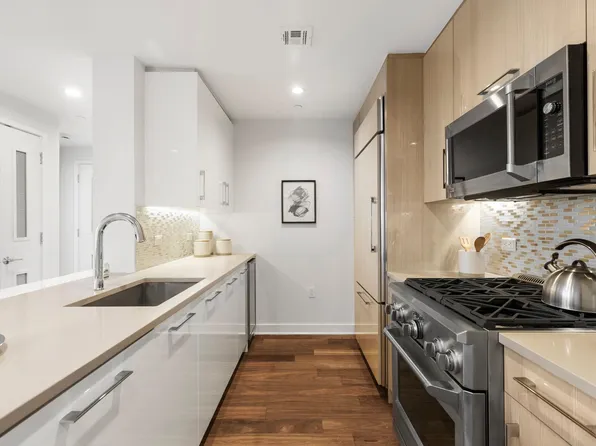 1200 Avenue At Port Imperial image 6 of 28