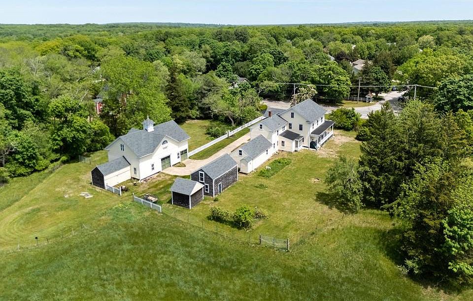 1st image of 299 Davisville Rd