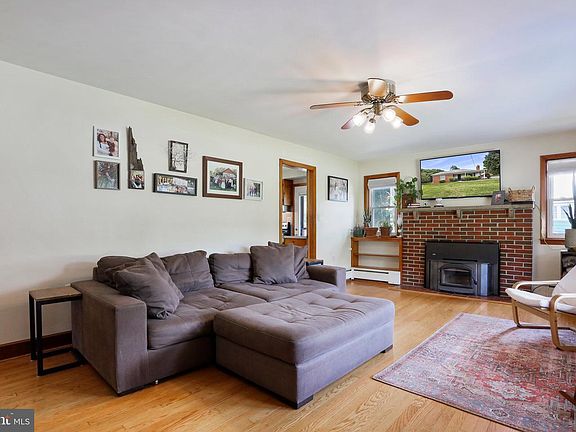 4th image of 20402 Jefferson Blvd