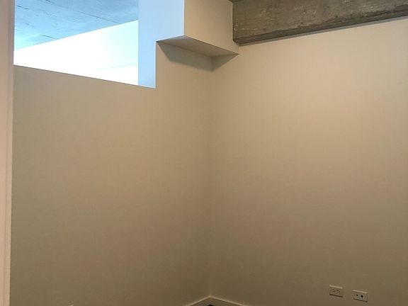 5th image of 1620 S Michigan Ave Unit 1111