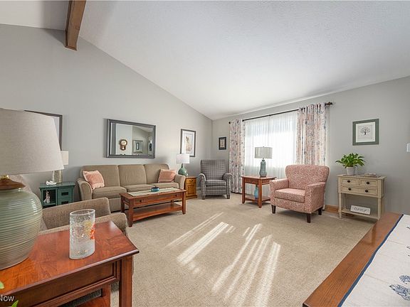 4th image of 24270 Woodmere Dr