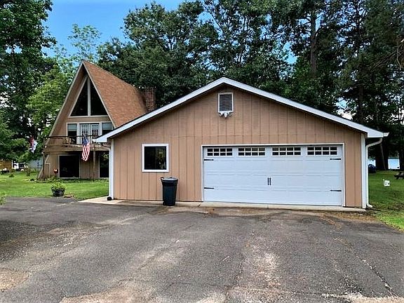 2nd image of 126 Lakeview Dr