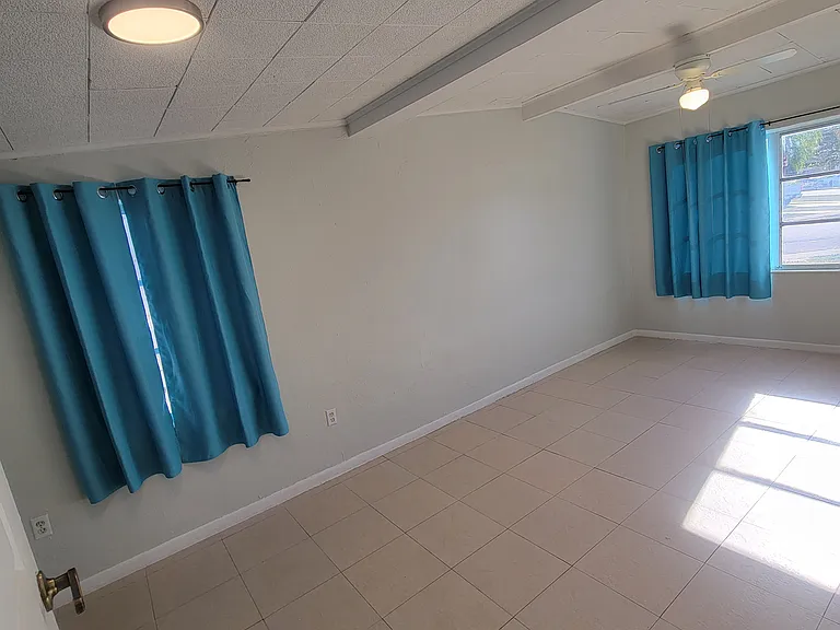 2361 Dallas St — Photo 12