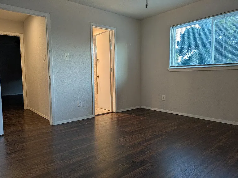 1041 Melissa Ln — Photo 19