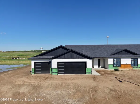 1356 44th Ave W, Dickinson, ND 58601