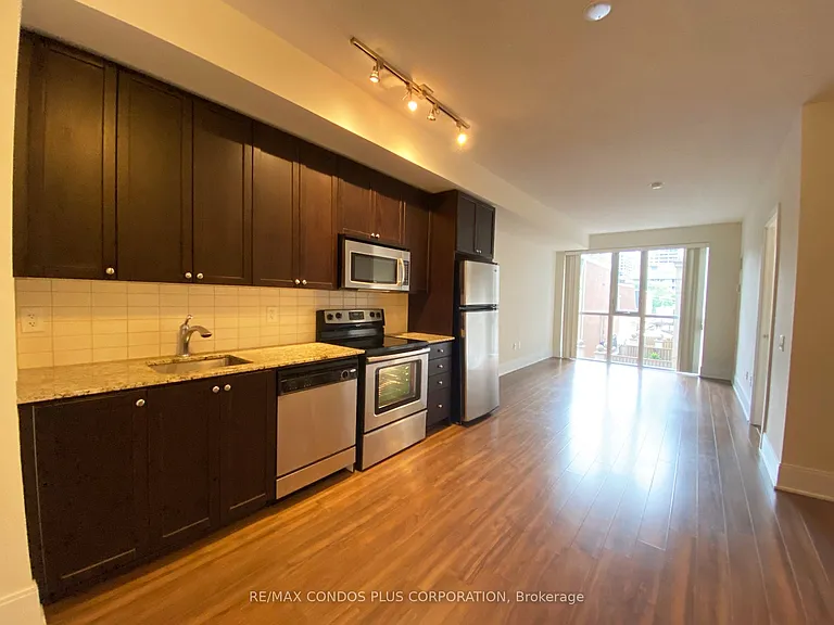 560 Front St W #325 — Photo 3