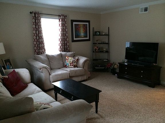 2nd image of 328 Candlewood Dr