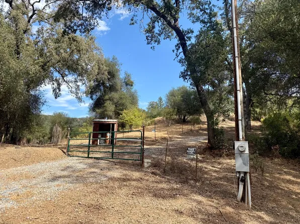 5970 Michel Rd, Mountain Ranch, CA 95246