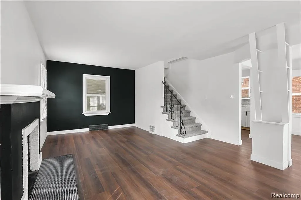 15829 Minock Street - 1 — Photo 3