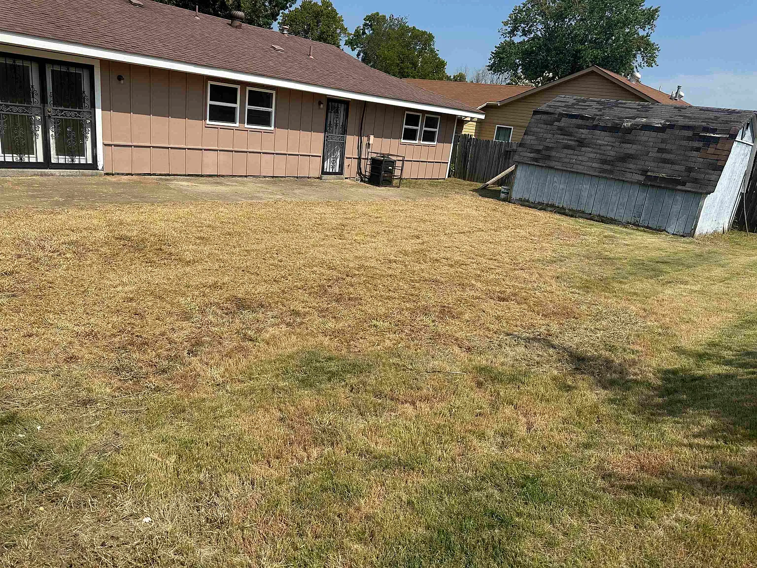 3 bed, 2.0 bath, 1483 sqft, $1,380 — Photo 2