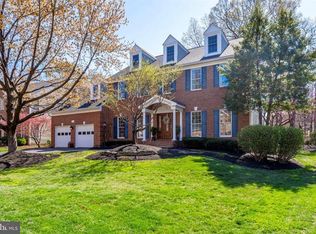 2511 Camberwell Ct, Herndon, VA 20171