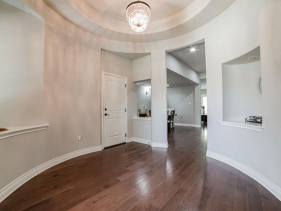 4th image of 137 Kirkhill St