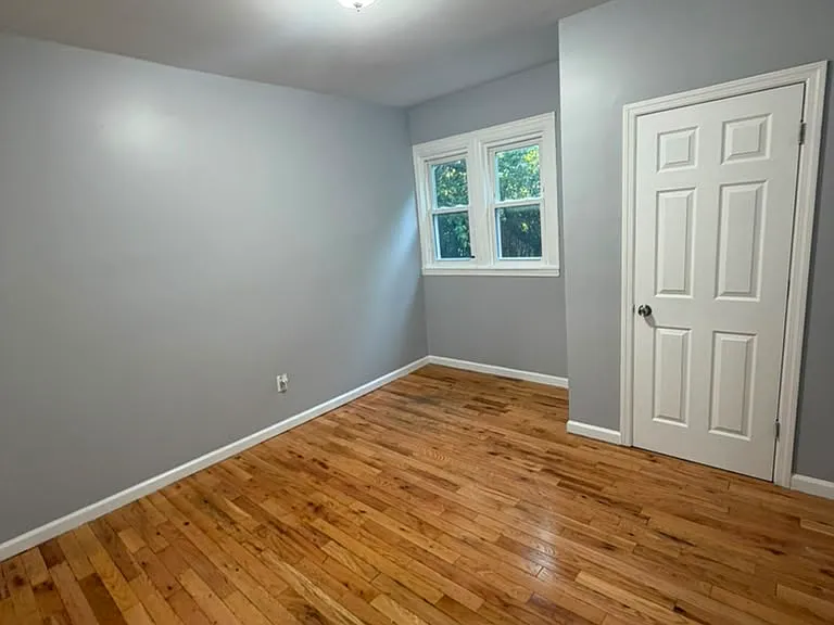 15-17 Poe Ave #2 — Photo 8
