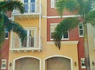2313 Vintage Dr, Pompano Beach, FL 33064