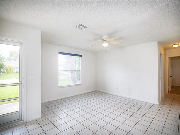 5th image of 367 NW La Playa St