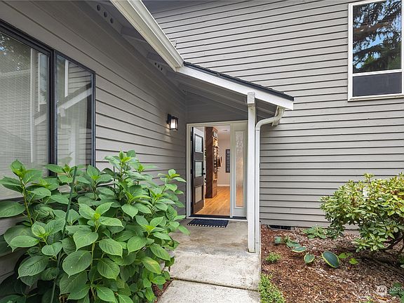 2nd image of 10027 NE 127th Place #4