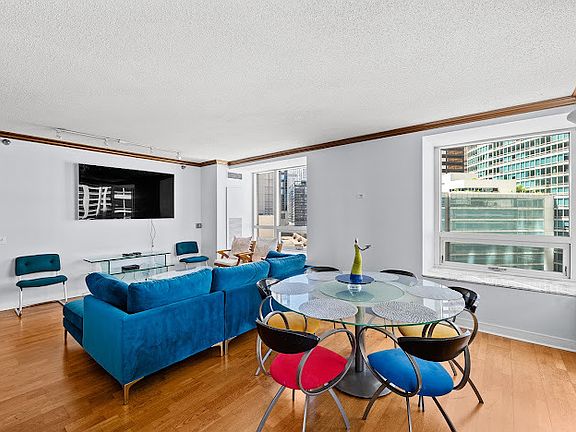 4th image of 512 N McClurg Ct APT 501