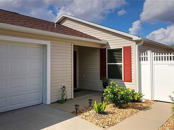 2nd image of 875 Braemar Pl