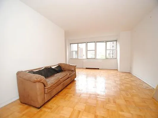 Rented by Buchbinder & Warren | media 24