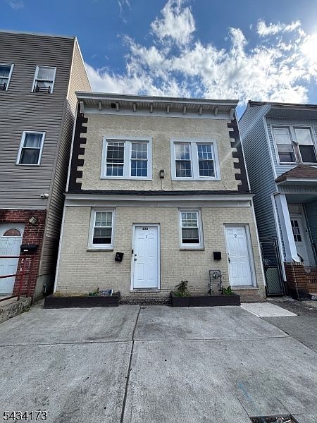 1st image of 233 Rhode Island Ave