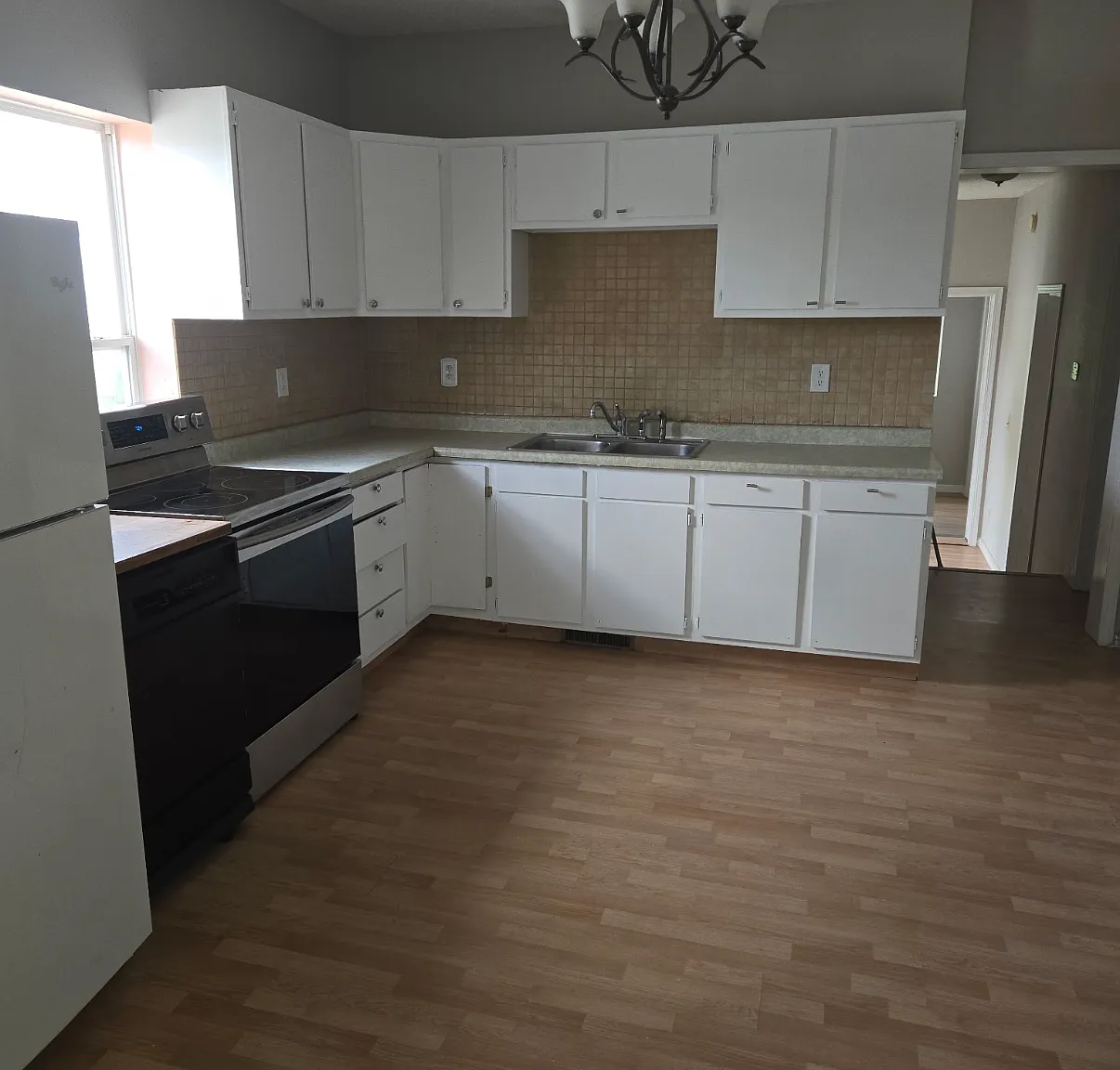 3 bed, 1100 sqft, $1,050 — Photo 1