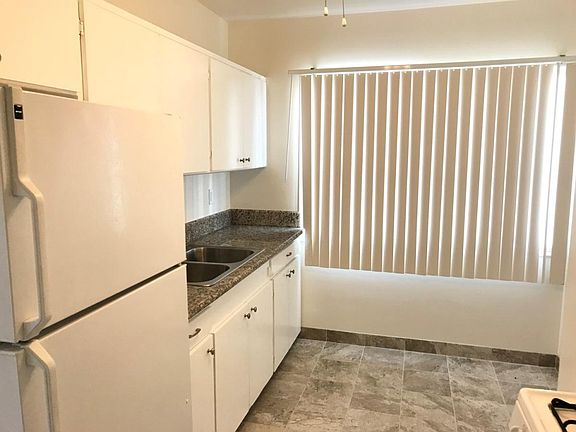 2nd image of 7607 Fountain Ave APT 10