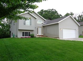 447 Manor Ridge Dr NW, Rochester, MN 55901