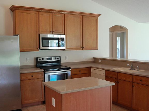 4th image of 3242 Hainlin Ave SE