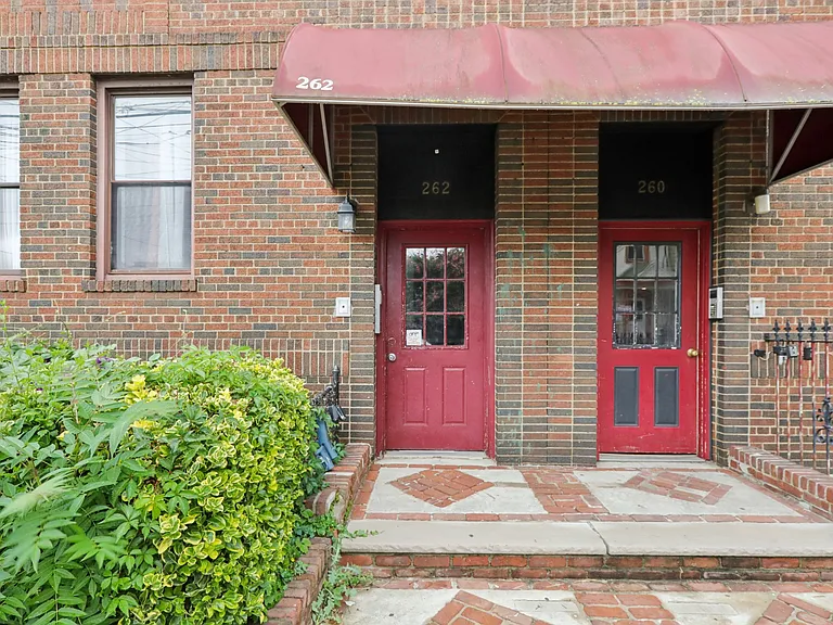 262 Clendenny Ave #6 — Photo 2