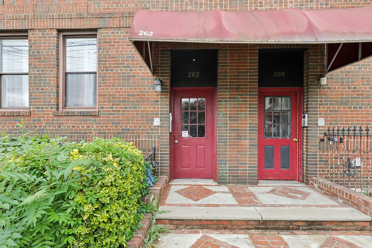 Building Photo - 262 Clendenny Ave #6